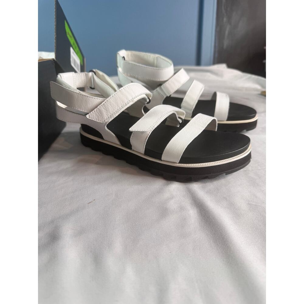 SOREL Roaming Multi Strap Sandals Womens 8.5 White Black Leather Lug Sole New - Picture 9 of 15